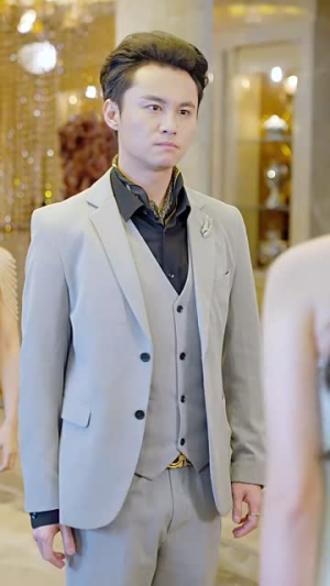 大嫂华丽归来（72集）精彩短剧上线