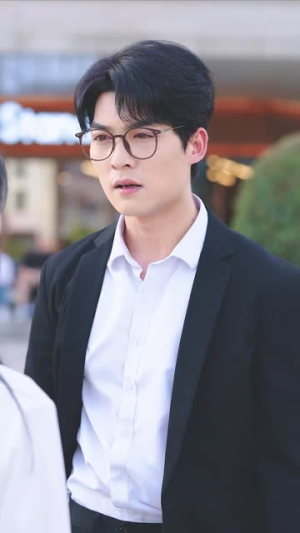 半生夫妻终成陌路(60集) 半生夫妻终成陌路(60集)一口气追完短剧