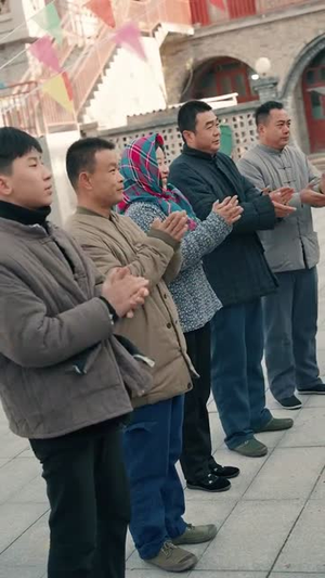 假少爷被赶回农村带妻儿逆袭(75集) 假少爷被赶回农村带妻儿逆袭(75集)免费观看完整版