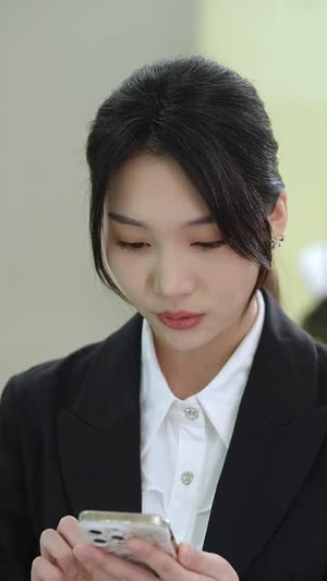 我在等,月光落在我身上(79集) 我在等,月光落在我身上(79集)精彩短剧下载