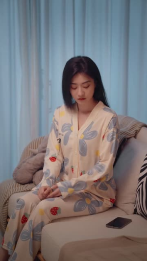 伍折天重生之女帝当总裁(9集) 伍折天重生之女帝当总裁(9集)免费观看