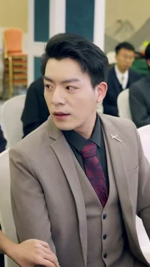 战神的五个绝色师姐倒追我(82集) 战神的五个绝色师姐倒追我(82集)番茄免费短剧