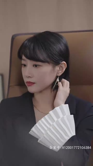 前妻乖巧人设崩了（100集）在线观看