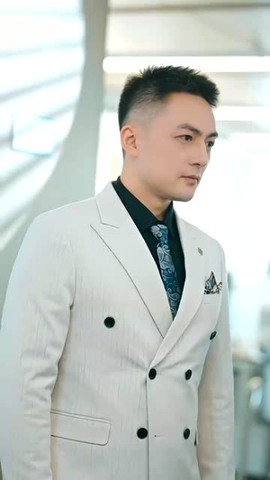 假面情人(93集) 假面情人(93集)剧好看短剧推荐