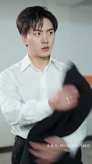 一夜五宝,三个大佬抢着当爹地(100集) 一夜五宝,三个大佬抢着当爹地(100集)抢先看新短剧