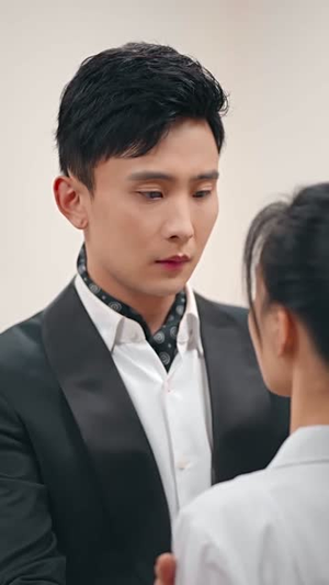 替嫁新娘亿万老公宠上天(81集) 替嫁新娘亿万老公宠上天(81集)第一集