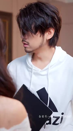 刚离婚,五个女神未婚妻倒追我(83集) 刚离婚,五个女神未婚妻倒追我(83集)这部短剧太好看