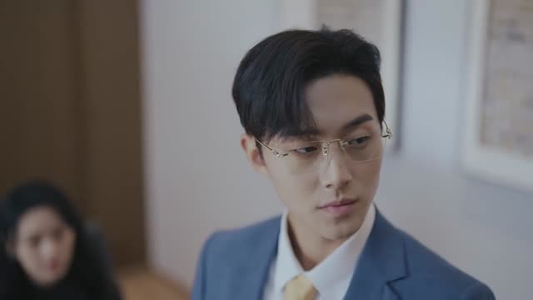 向她逆光而来（26集）最新热播短剧