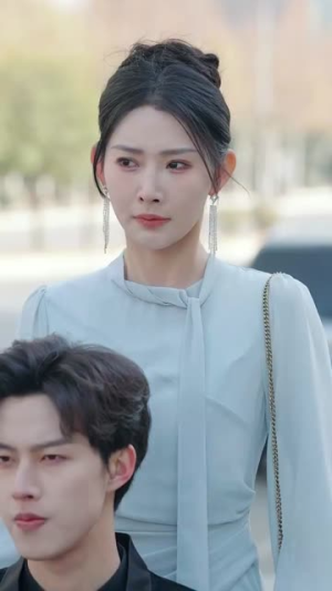 上错婚车嫁对郎(60集) 上错婚车嫁对郎(60集)抢先看热门短剧