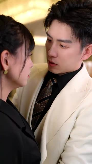 请让我触碰你(77集) 请让我触碰你(77集) 每日短剧追不停