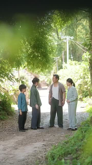 灾荒年代全家靠我心声逆袭 (81集) 灾荒年代全家靠我心声逆袭 (81集) 男频短剧推荐