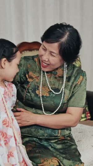 玄学小奶包全家靠我逆天改命(80集) 玄学小奶包全家靠我逆天改命(80集)短剧抢先看全集