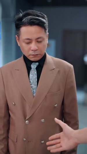 直播开局一句话气哭校花（83集）短剧在哪个平台