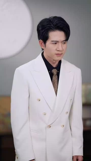 绝美师尊让我下山找明星老婆(72集) 绝美师尊让我下山找明星老婆(72集)免费版