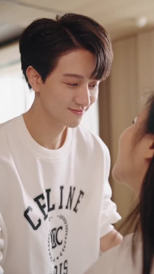 年上月光之姐姐的专属骑士(68集) 年上月光之姐姐的专属骑士(68集)爆款短剧一起追